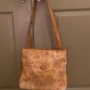 2/$15 Map purse! 🌎